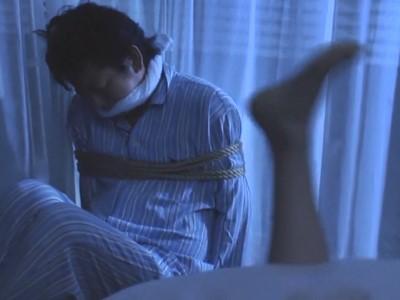 ＜人妻レ●プ＞『いやああああ！！』連続強姦魔に犯される新婚妻！屈辱に耐える夫の前で新妻マ●コを辱め巨乳嫁に鬼畜の中出し！